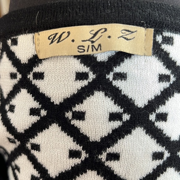 Monochromatic tunic for cold weather - Picture 8 of 9